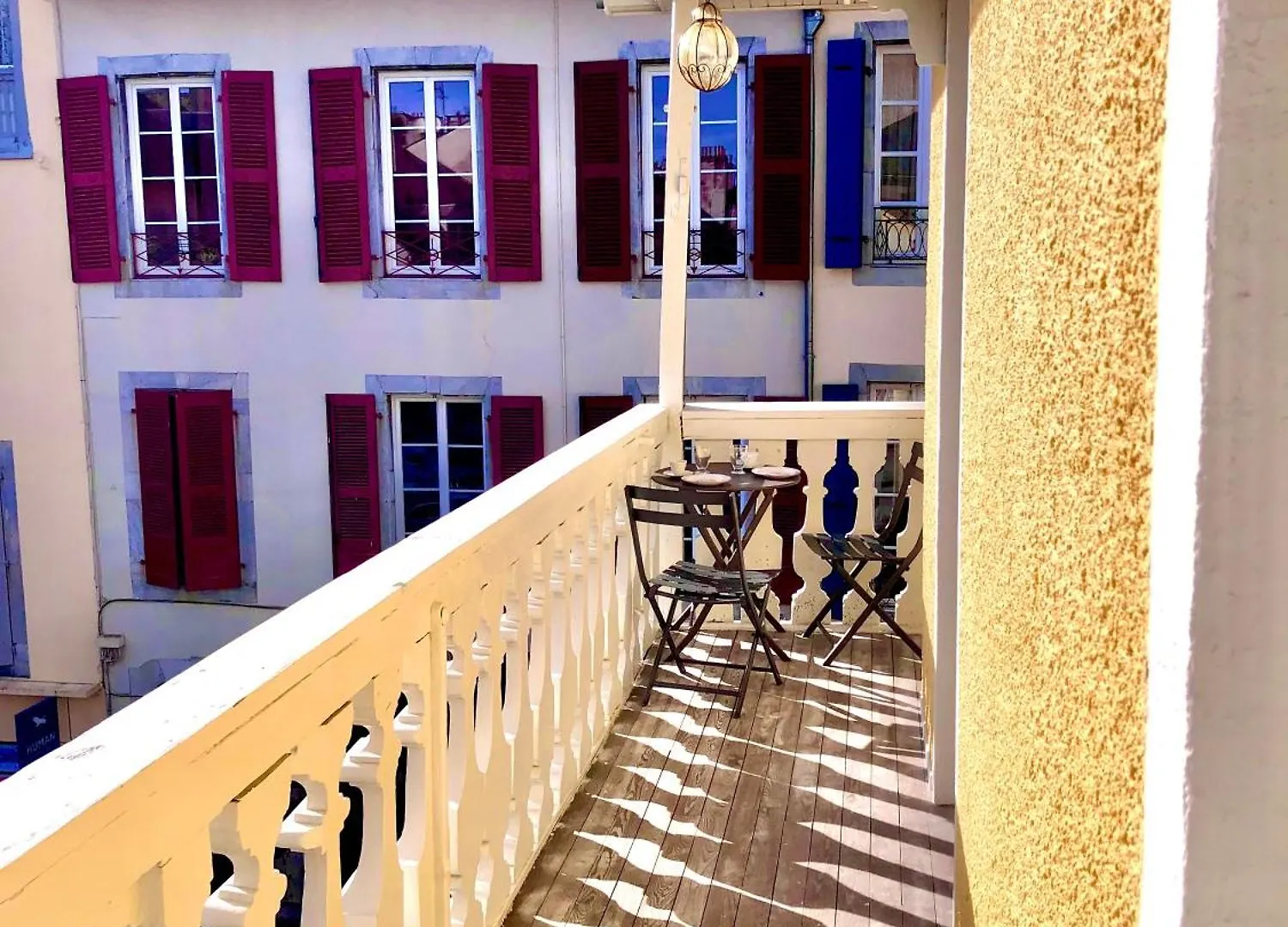 Appartement Tout Confort Coeur De Ville Grand Balcon Le Neouvielle Bagnères-de-Bigorre