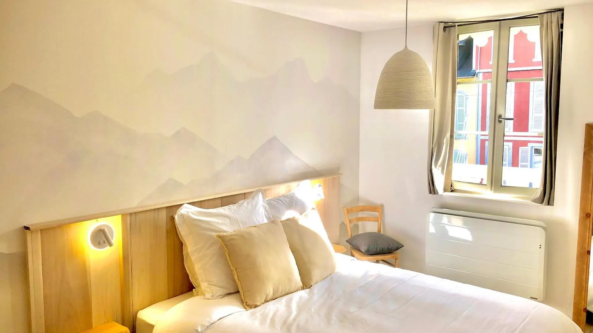 Lägenhet Appartement Tout Confort Coeur De Ville Grand Balcon Le Neouvielle Bagnères-de-Bigorre Frankrike