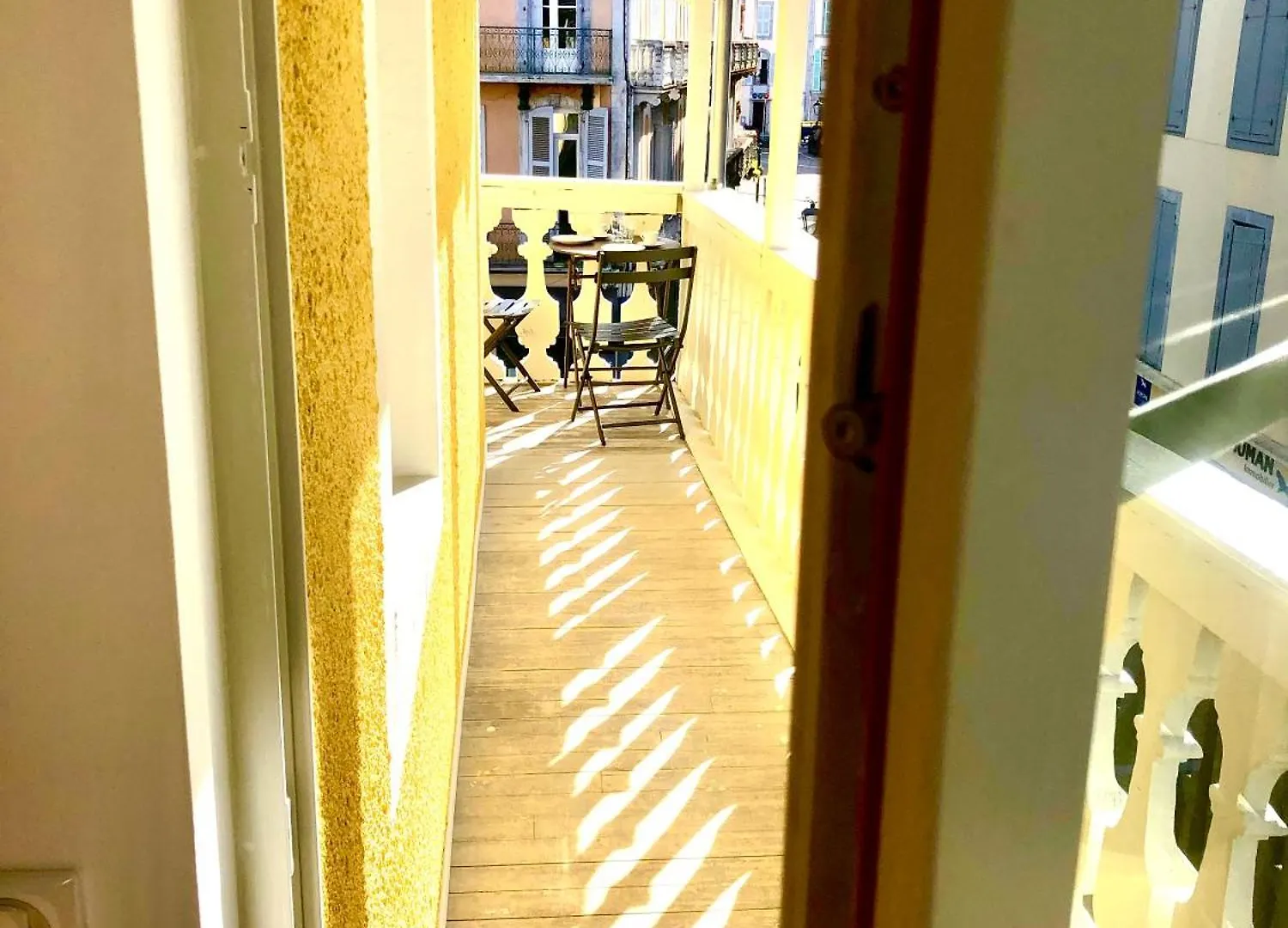 Appartement Tout Confort Coeur De Ville Grand Balcon Le Neouvielle Bagnères-de-Bigorre Frankrike